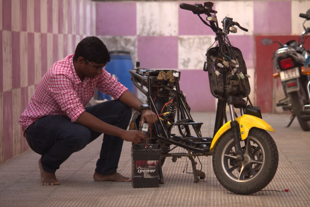 Electric Vehicles - Expert (Internships) 6 Electric Vehicles - Expert (Internships) course hero bg
